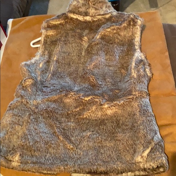 Vest - Picture 2 of 4